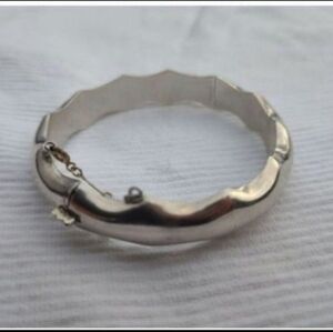 Vintage sterling silver cuff bracelet with safety‎ chain